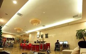 Super 8 Hotel Weifang Sheng li lu Hong ye Qingdao